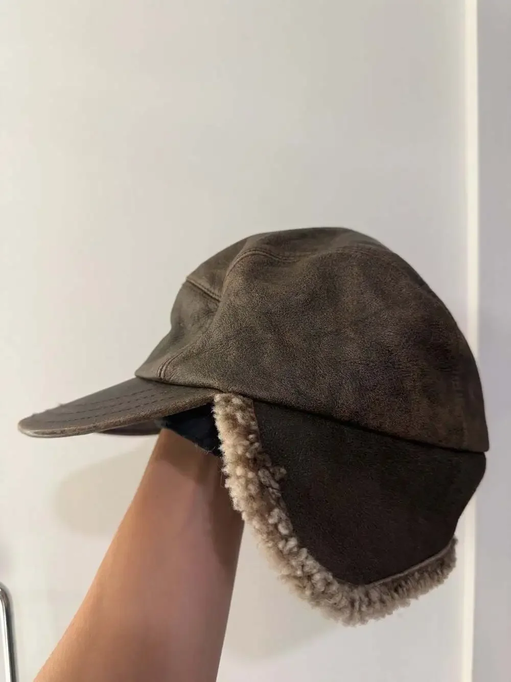 Vintage GAP Genuine Leather Shearling Lined Earflap Cap M/L
